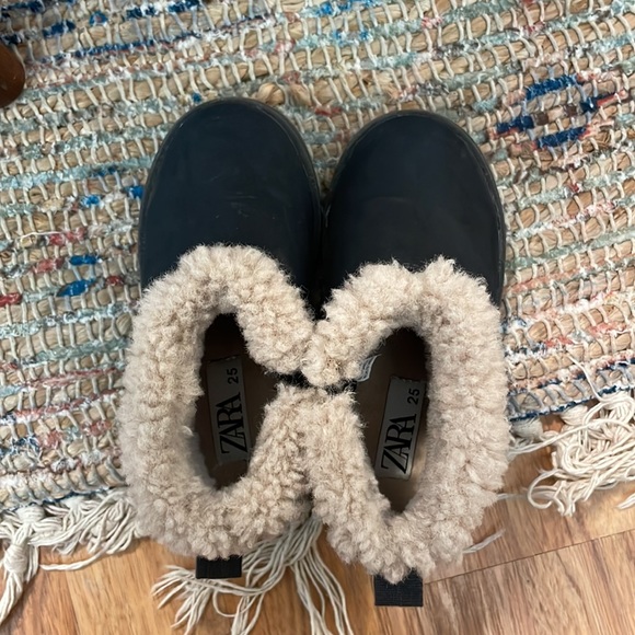 Toddler Zara Booties - Picture 2 of 6